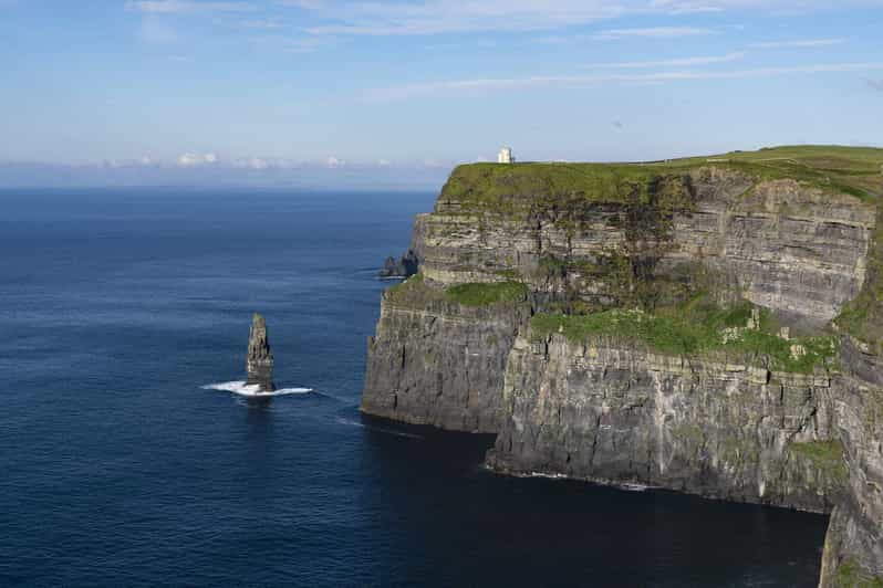 From Dublin: Galway + Cliffs of Moher Boat Cruise in Spanish - Bus/Coach Travel