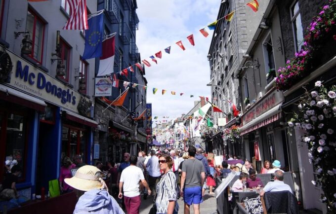 From Dublin: Galway + Cliffs of Moher Boat Cruise in Spanish - Departure From Dublin