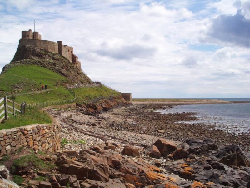 From Edinburg: Viking Coast & Alnwick Castle Day Tour - Guided Castle Tour