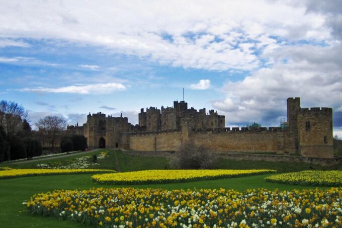 From Edinburg: Viking Coast & Alnwick Castle Day Tour - Getting to the Tour
