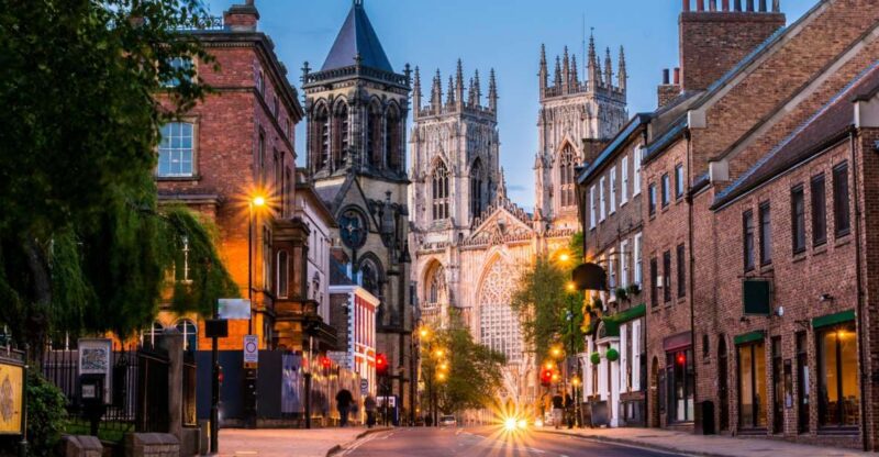 From Edinburgh: 5 Day Best of Northern England Tour - Exploring Historic York