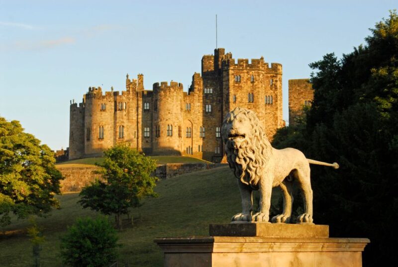 From Edinburgh: Day Trip to Bamburgh and Alnwick Castle - Key Points