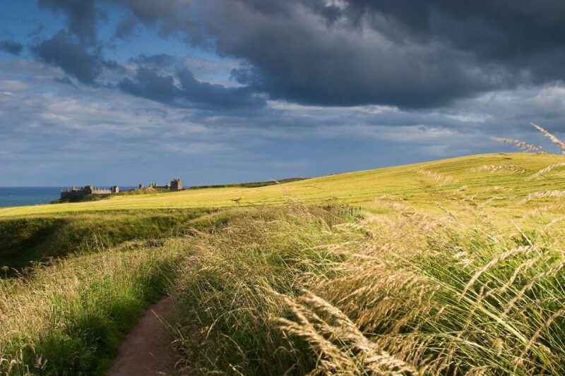 From Edinburgh: Glamis and Dunnottar Castles Tour in Italian - Glamis Castle