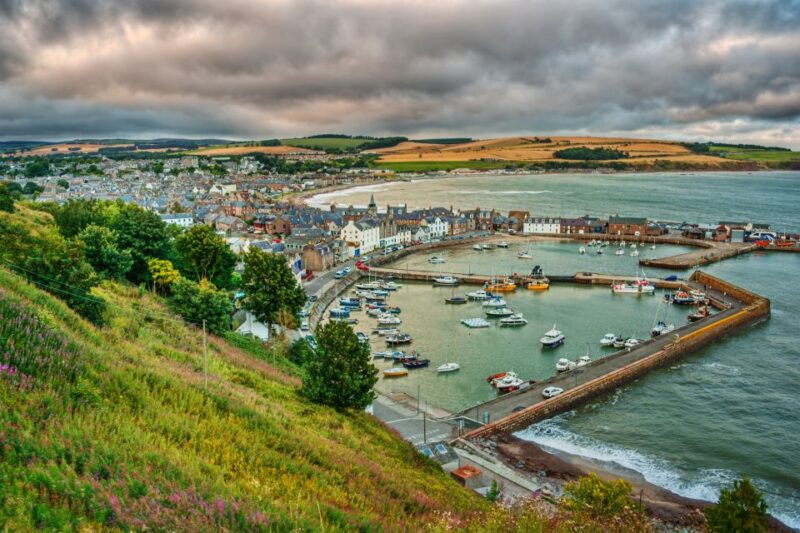 From Edinburgh: Glamis and Dunnottar Castles Tour in Italian - Silicon Glen Tour