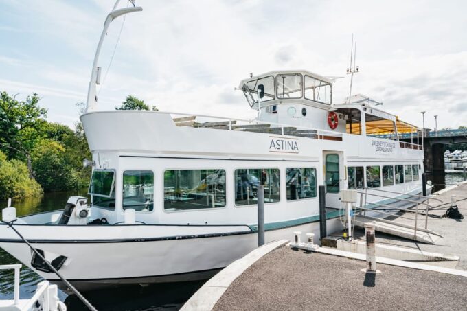 From Edinburgh: Loch Lomond, Stirling Castle & Kelpies Tour - Boat Cruise on Loch Lomond
