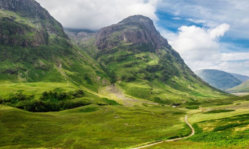 From Edinburgh: Loch Ness and Highlands Tour in Spanish - Inclusions