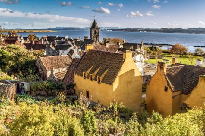 From Edinburgh: The Outlander Experience Guided Tour - Explore Falkland