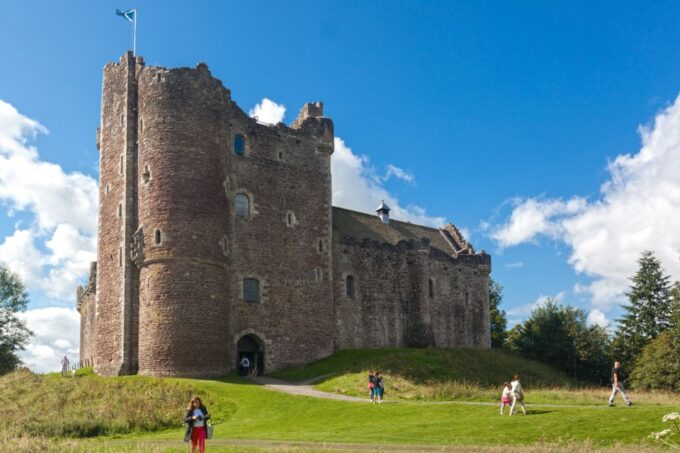 From Edinburgh: Western Highlands Castles and Lochs Tour - Getting to the Meeting Point