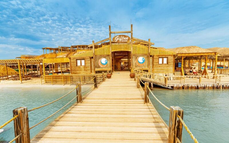 From El Gouna: Orange Island Trip With Snorkel & Parasailing - Transportation and Equipment