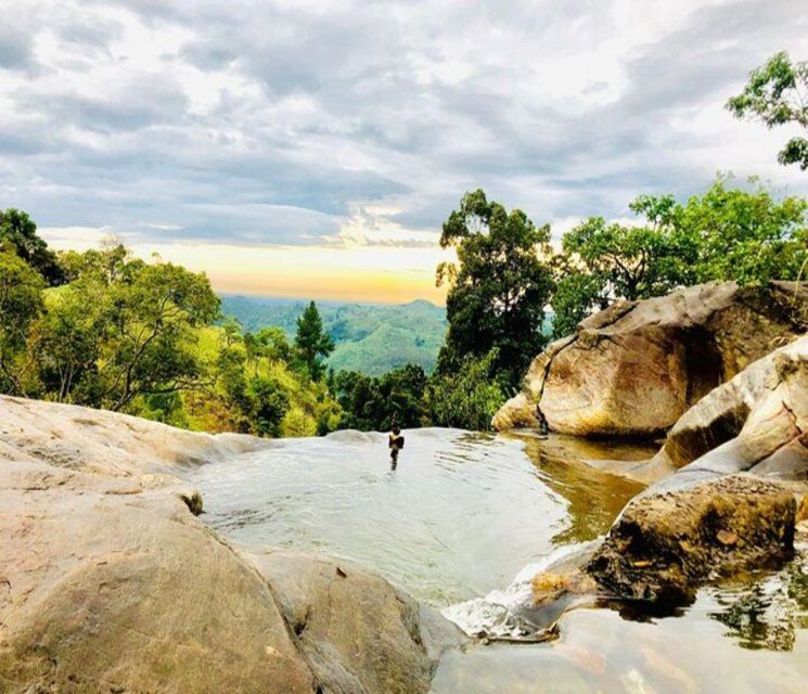 From Ella : - Diyaluma Waterfall & Natural Pool Bath - Key Points