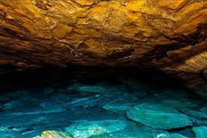 From Ella -: Explore Blue Water Pond Cave (Nildiya Pokuna ) - What to Bring and Wear