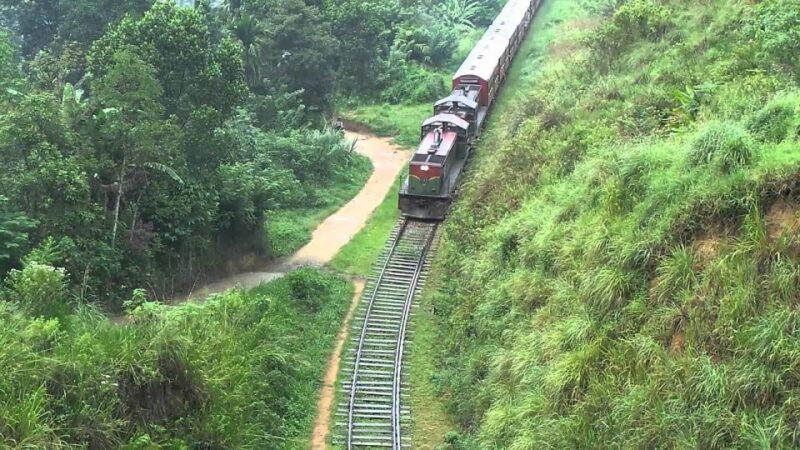 From Ella: First-Class Reserved Train Ticket to Kandy - Journey Experience