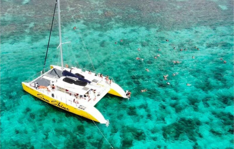 From Falmouth/Ocho Rios: Negril Beach and Catamaran Cruise - Visiting Ricks Cafe: Daring Dives and Sunset Views