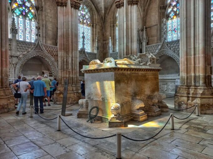 From Fátima to Batalha, Nazaré and Óbidos Private Tour - Historic Charm of Óbidos