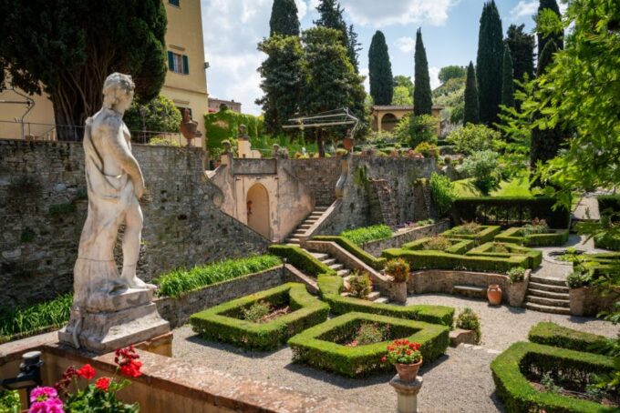 From Florence: Half-Day Taste of Tuscany Bike Tour - Tasting Local Delights