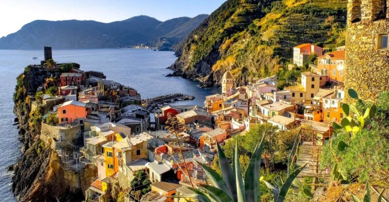 From Florence: Round-trip Transfer to Pisa & Cinque Terre - Key Points