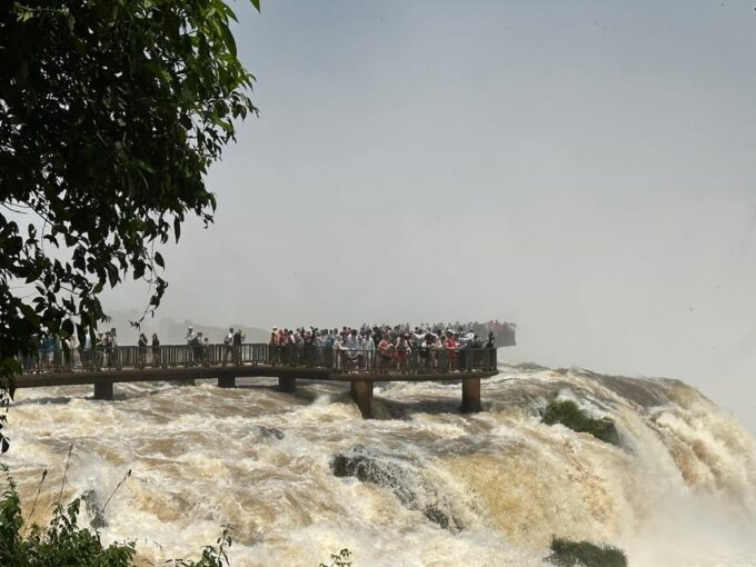 From Foz Do Iguaçu: Private Tour on Iguaçu Falls - Boat Cruise Option