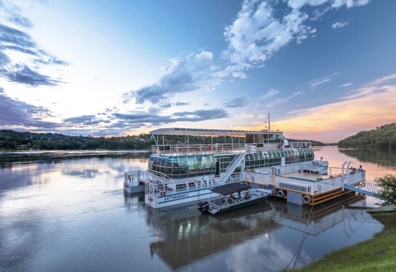 From Foz Do Iguaçu: Sunset Catamaran Tour With Meal - Itinerary Highlights