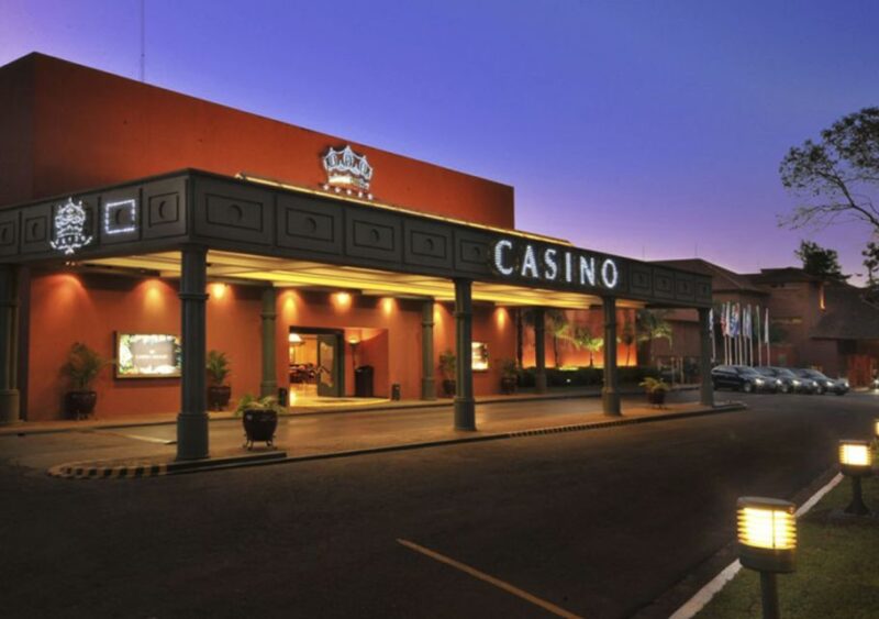 From Foz Do Iguaçu: Transfer to City Center Iguazu Casino - Casino Overview
