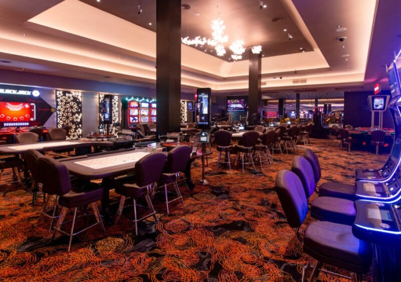 From Foz Do Iguaçu: Transfer to City Center Iguazu Casino - Currency for Jackpot Payouts