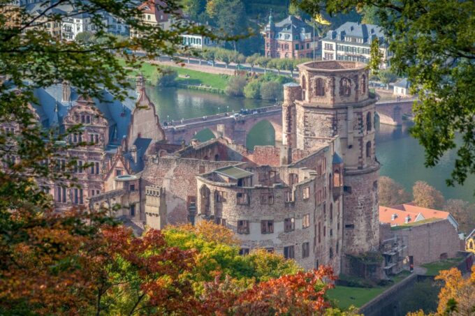 From Frankfurt: Heidelberg, Castle and Old City Guided Tour - Exploring Heidelberg Castle