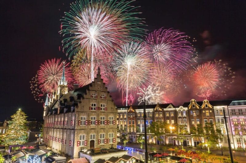 From Fukuoka: Private Day Trip to Huis Ten Bosch Theme Park - Exploring the Dutch-Inspired Scenery
