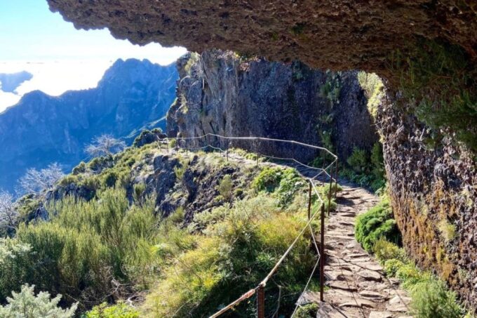 From Funchal: Pico Do Arieiro to Pico Ruivo Sunrise Hike - Stunning Sunrise and Birdwatching
