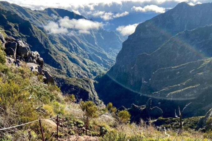 From Funchal: Pico Do Arieiro to Pico Ruivo Sunrise Hike - Booking and Reservation Process