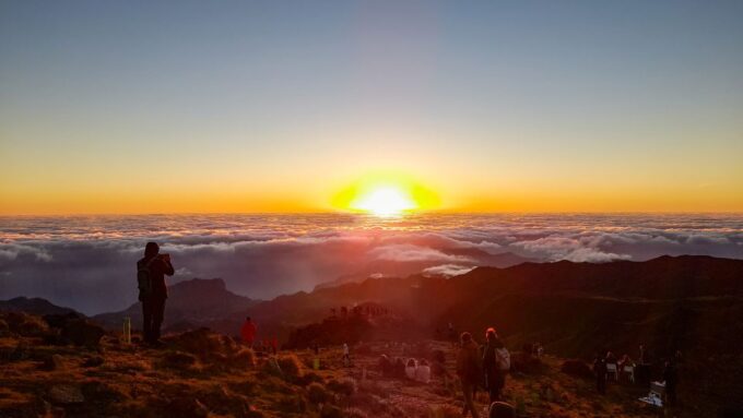 From Funchal: Sunrise at Pico Do Arieiro With Breakfast - Pickup and Transportation