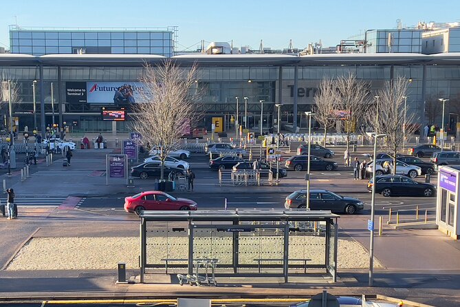 From Gatwick Airport to Heathrow Airport | Private Transfer - Driver and Vehicle Information