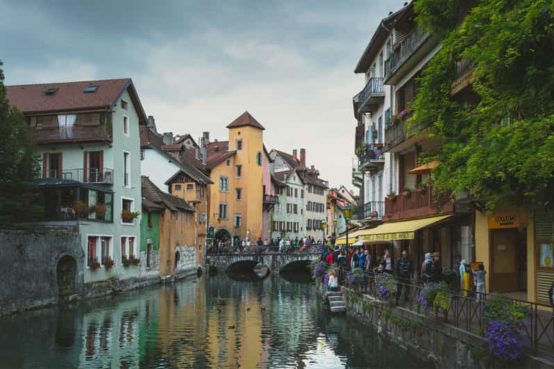 From Geneva: Day Tour for Palais De Iîle, Lake Annecy,Etc. - Transportation and Services