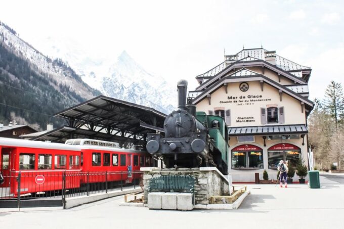 From Geneva: Full-Day Trip to Chamonix and Mont-Blanc - Savoring Savoyard Cuisine