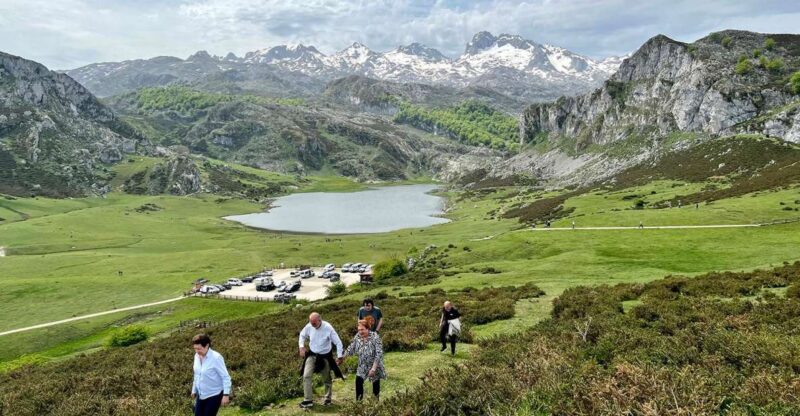From Gijón or Oviedo: Covadonga Lakes & Sanctuary and Cangas - Visiting Covadonga Sanctuary