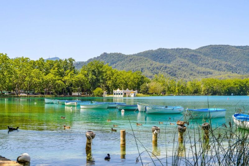 From Girona: Besalú, Banyoles & Historical Garrotxa Day Trip - Visit Castellfollit De La Roca