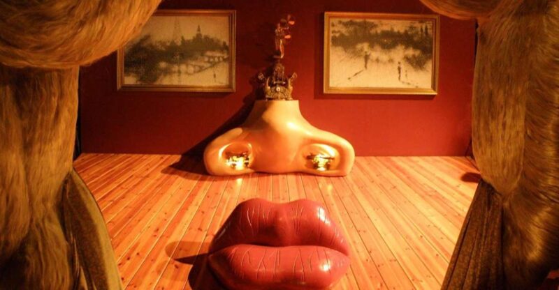From Girona: Dalí Museum and Girona Small Group Tour - Tour Duration and Group Size