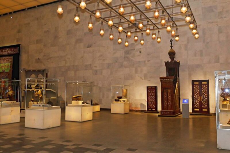 From Giza/Cairo: Pyramids, Sphinx, and NMEC Tour With Lunch - Itinerary Highlights