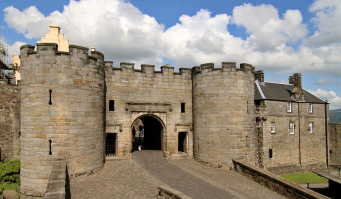 From Glasgow: Bannockburn & Stirling Castle Private Tour - Private Luxury Vehicle and Pickup
