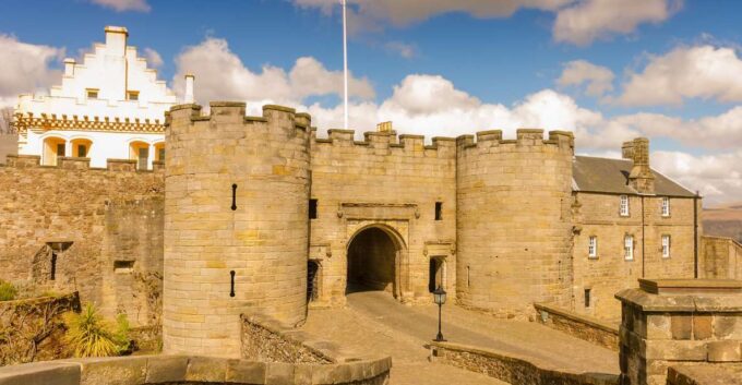 From Glasgow: Loch Lomond, Trossachs & Stirling Castle Tour - Boat Cruise and Lunch