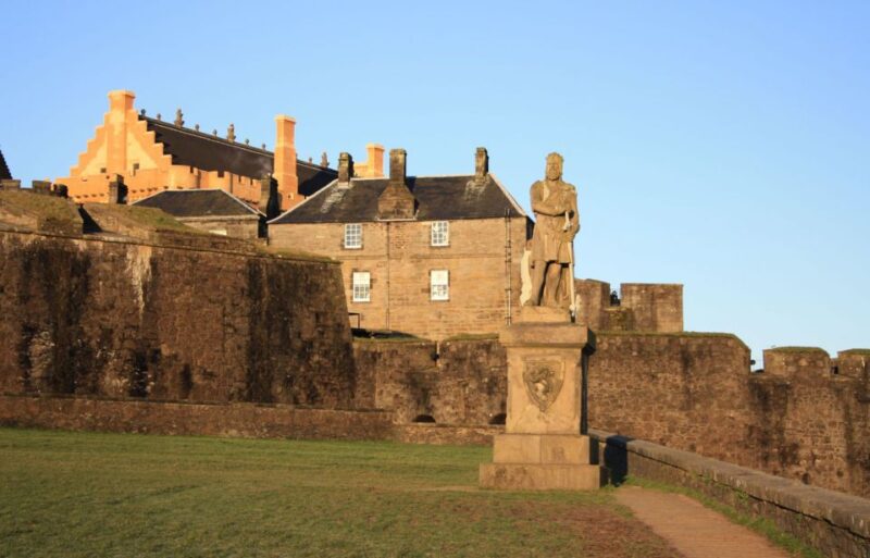 From Glasgow: Stirling Castle & Loch Lomond Tour With Cruise - Key Stops