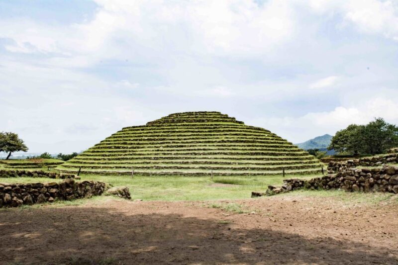 From Guadalajara: Pyramids & Jose Cuervo Tequila Tour - Itinerary and Experience