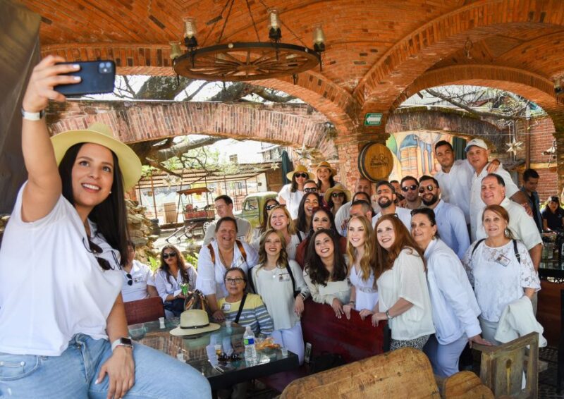 From Guadalajara: Tequila Trail Tour With Tasting - Pickup and Drop-off Services