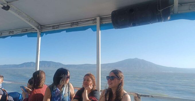 From Guadalajara to Chapala Lake: Funny and Cultural Tour - Exploring Chapala Lake