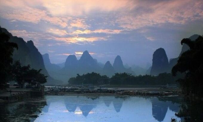 From Guilin: Full-Day Li River Cruise & Yangshuo - Knowledgeable Tour Guide