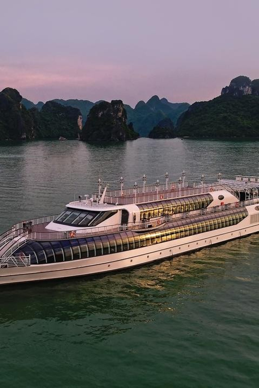 From Ha Long Bay: Dinner or Lunch at Paradise Delight Cruise - Onboard Entertainment