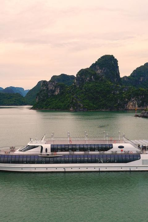 From Ha Long Bay: Paradise Delight Cruise - Dining Experience