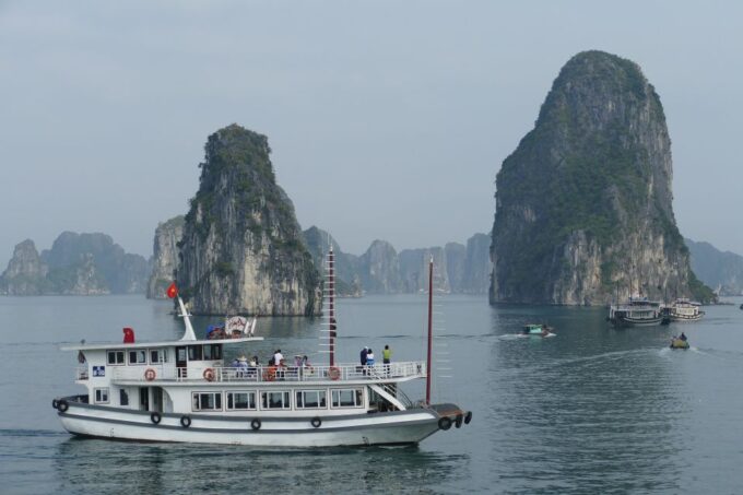 From Ha Long City: Glamours of Ha Long Bay - Enjoying a Seafood Lunch Onboard