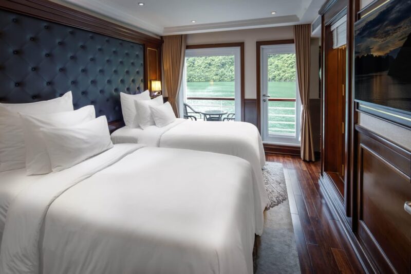 From Ha Noi: Cruise 5 Star Luxury at Ha Long Bay 2D1N - Dining Experiences