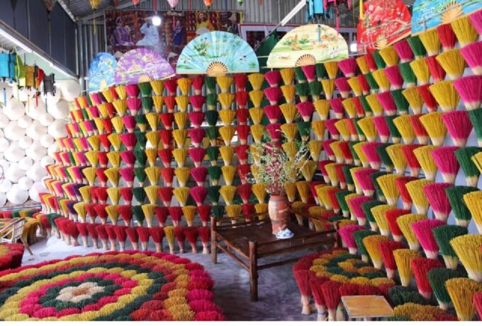 From Ha Noi: Explore Quang Phu Cau Incense Village Half Day - Capturing Stunning Photographs