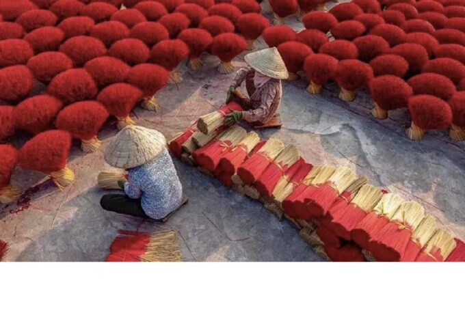 From Ha Noi: Explore Quang Phu Cau Incense Village Half Day - Souvenir Shopping Opportunities