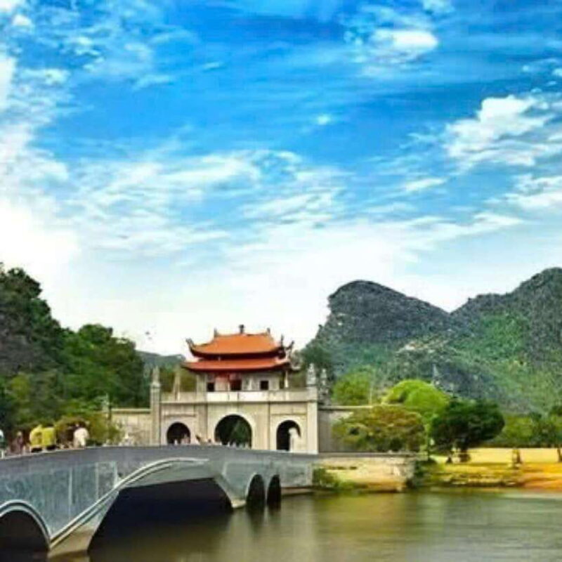 From Ha Noi: Hoa Lu, Tam Coc, Mua Cave Day - The Duration and Price